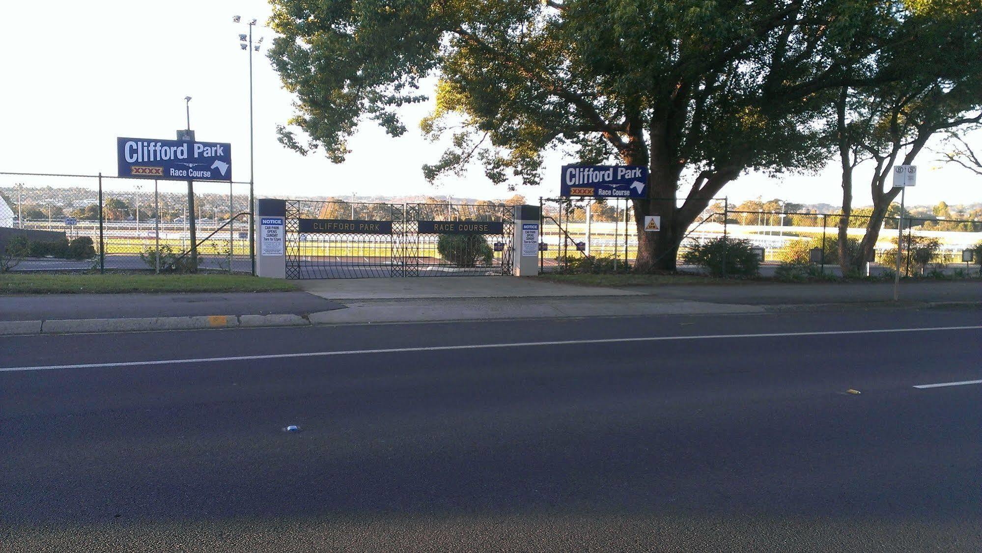 Clifford Park Motor Inn Toowoomba Luaran gambar